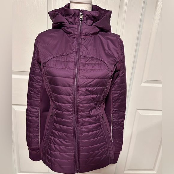 Lululemon First Mile Jacket in Darkest Magenta, size 6 - Picture 5 of 13